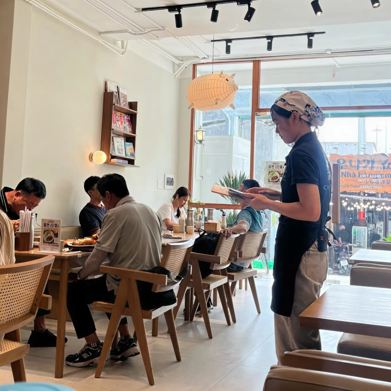 돈까스 맛집 공간