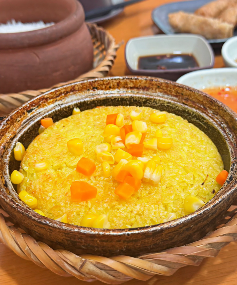 호치민 로컬들이 숨겨둔 가정식 맛집｜베트남 전통 솥밥의 정석, 티엔리 솥밥(Cơm Niêu Thiên Lý)