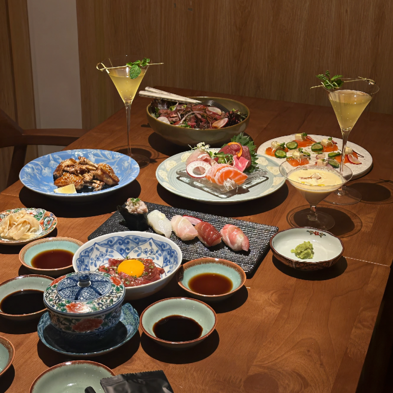 타오디엔 데이트 코스 추천하는 분위기 좋은 일식 맛집 고급 스시 사시미 코스 요리 | Không gian hẹn hò lãng mạn tại nhà hàng Nhật Bản Thảo Điền với các món sushi và sashimi cao cấp