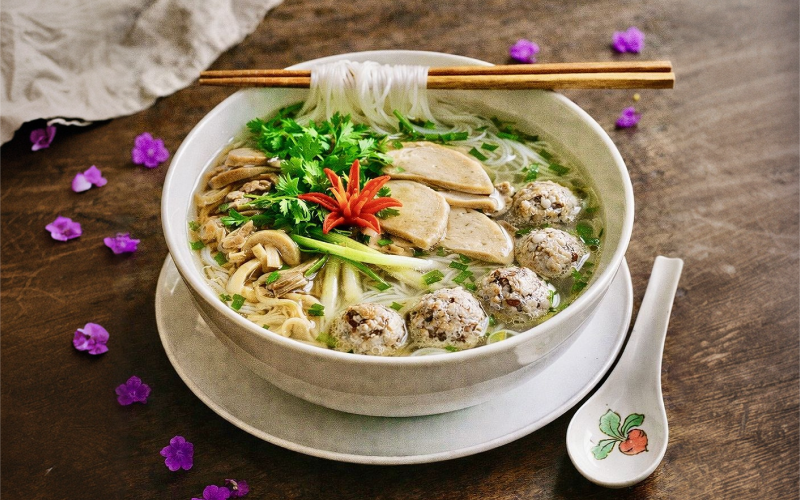 호치민 국수 맛집 8건 추천 리스트 - 베트남 로컬 음식 분목(Bún mọc) 전경 | Món Bún mọc thơm ngon tại Sài Gòn nằm trong top 8 quán ăn ngon ở HCM